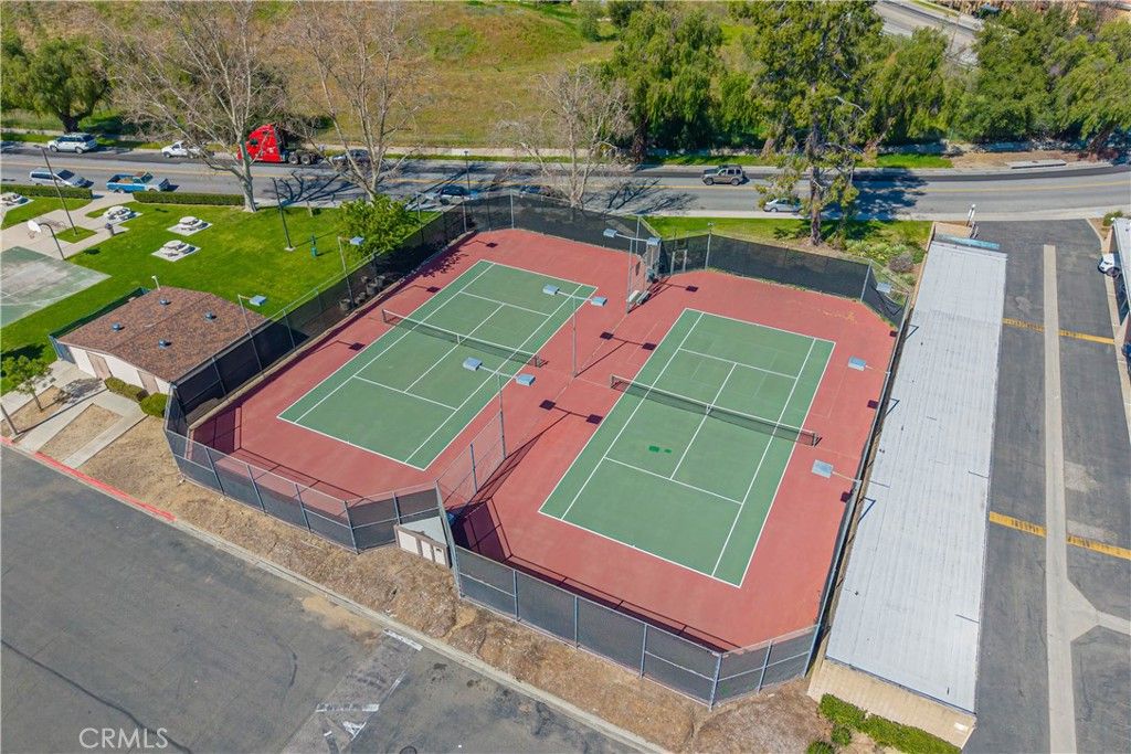 Image 44 of property listing at 24430 Nicklaus Drive L2, Valencia, CA 91355