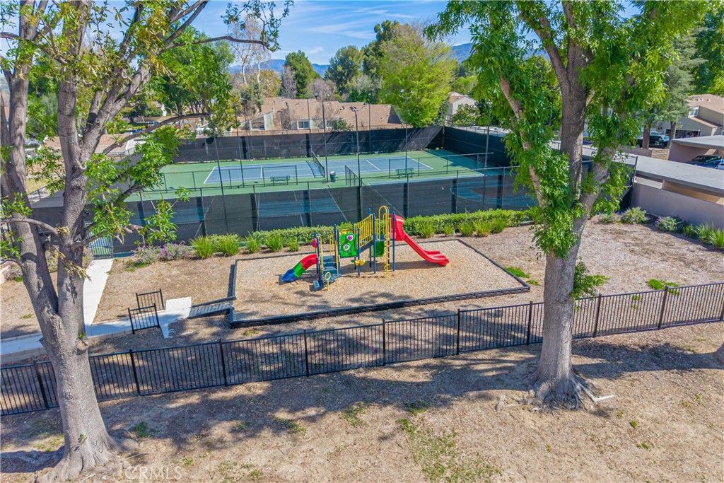 Image 49 of property listing at 24430 Nicklaus Drive L2, Valencia, CA 91355