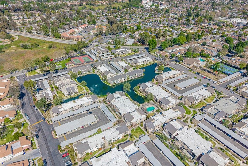 Image 56 of property listing at 24430 Nicklaus Drive L2, Valencia, CA 91355