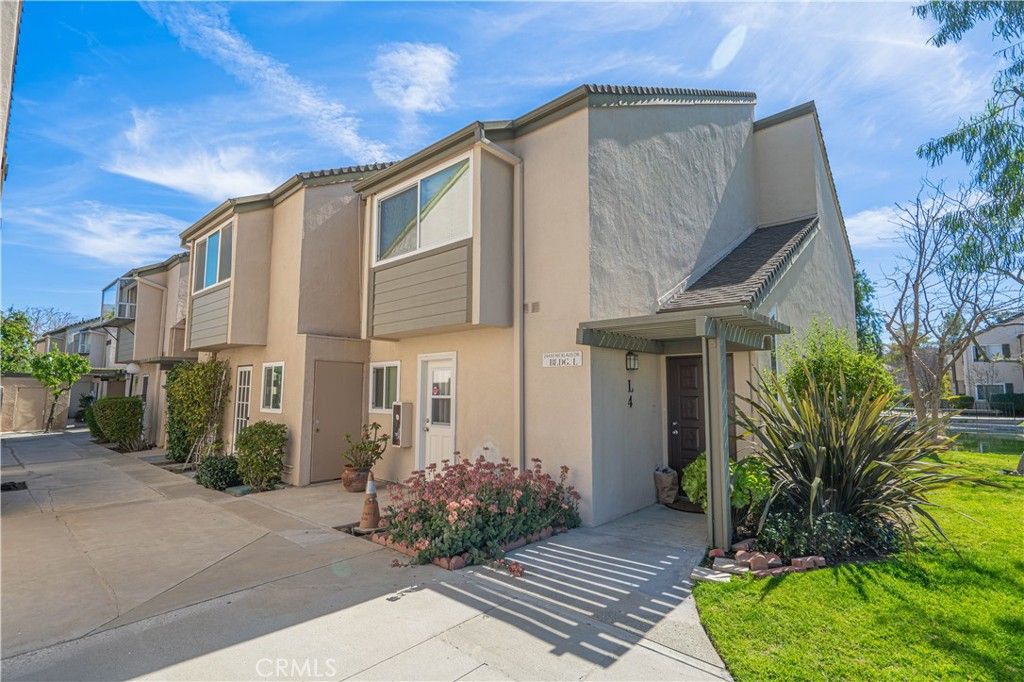Image 58 of property listing at 24430 Nicklaus Drive L2, Valencia, CA 91355