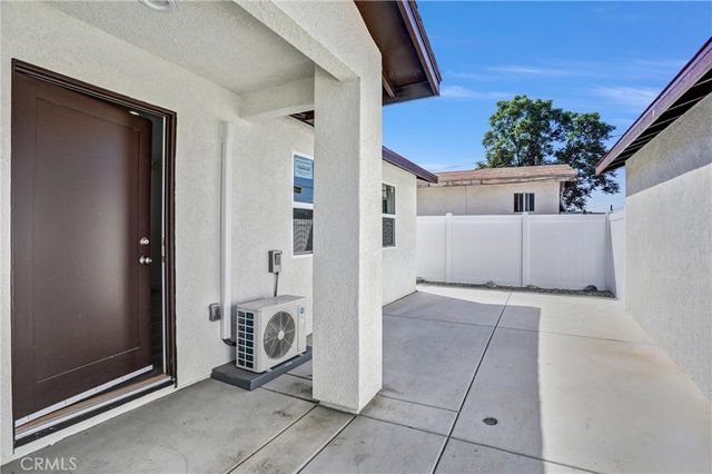 1021 Columbia 2, Redlands, CA 92374