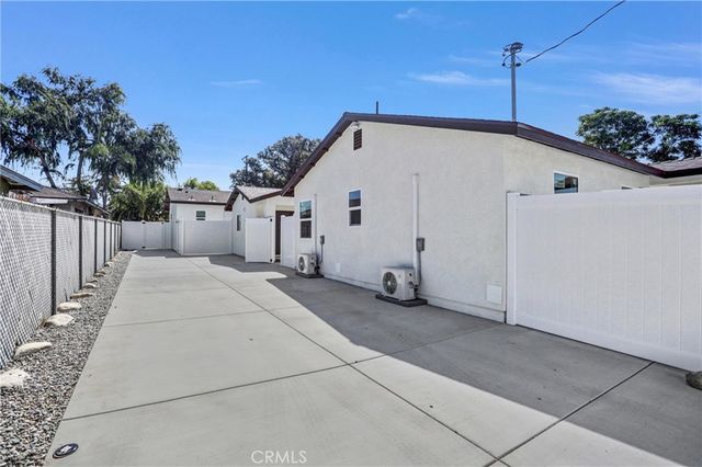 1021 Columbia 2, Redlands, CA 92374