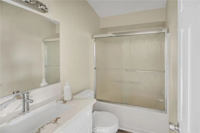 28830 Startree, Saugus, CA 91390