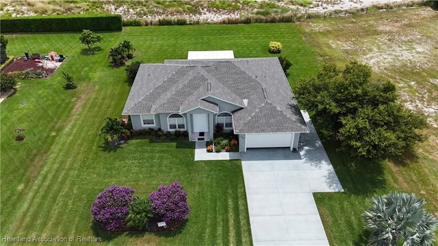 561 Sunset Pointe Drive, Lake Placid, FL 33852