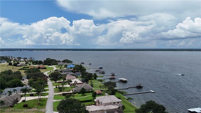 561 Sunset Pointe Drive, Lake Placid, FL 33852