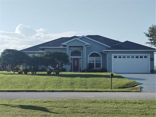 561 Sunset Pointe Drive, Lake Placid, FL 33852