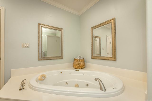 108 Cambridge Place, England, AR 72406