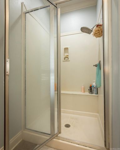 108 Cambridge Place, England, AR 72406