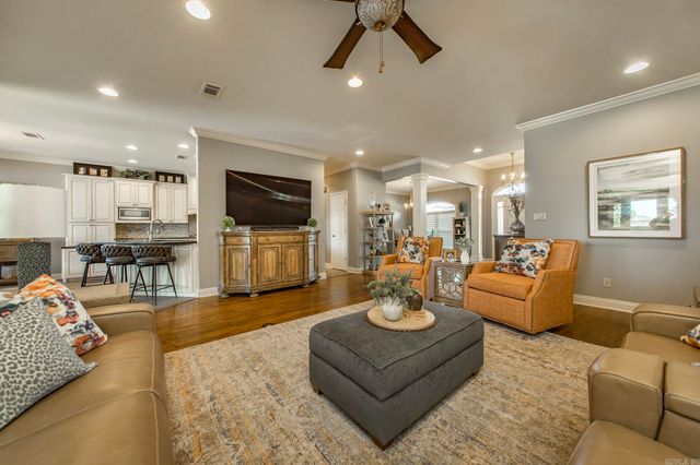 108 Cambridge Place, England, AR 72406