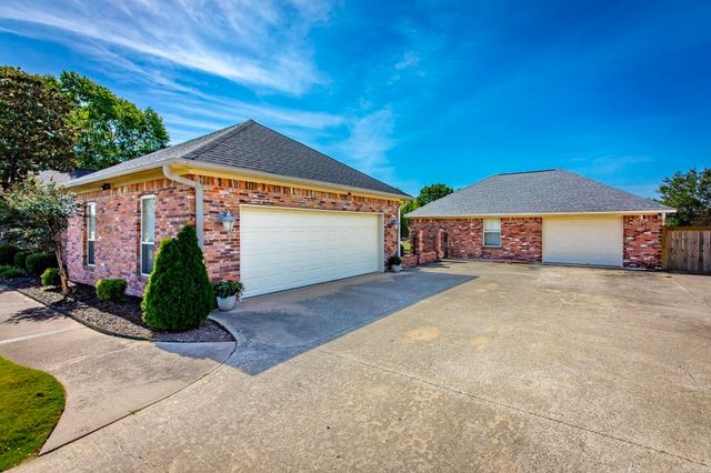 108 Cambridge Place, England, AR 72406