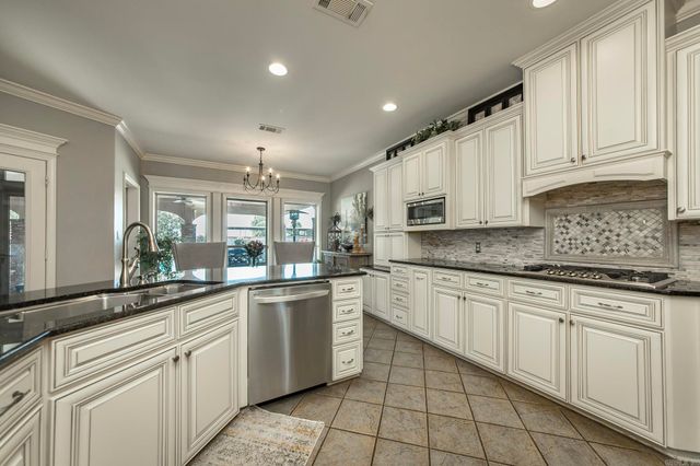 108 Cambridge Place, England, AR 72406