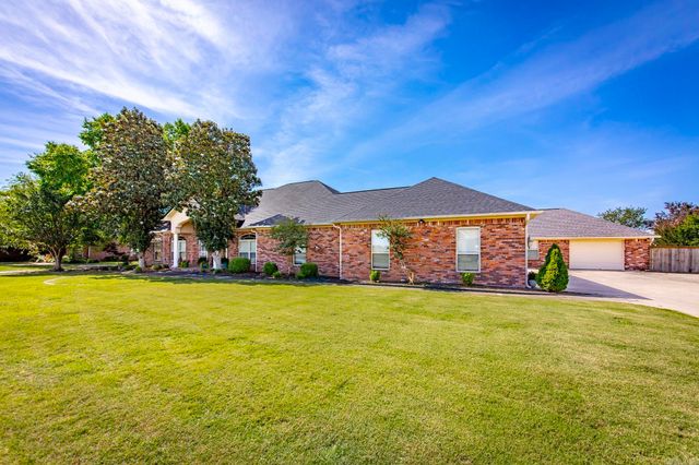 108 Cambridge Place, England, AR 72406
