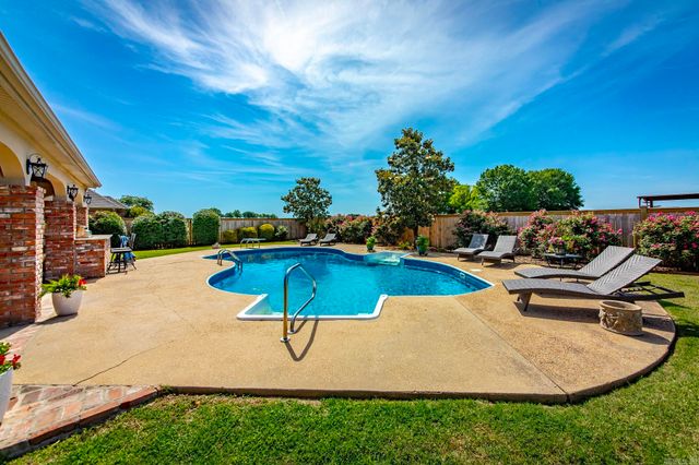 108 Cambridge Place, England, AR 72406