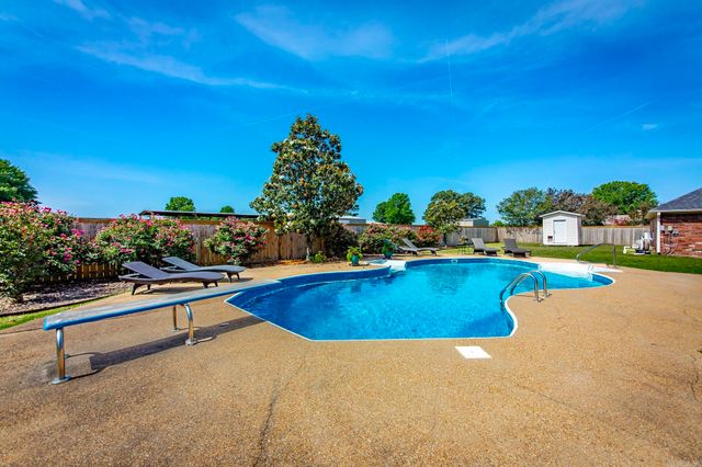 108 Cambridge Place, England, AR 72406