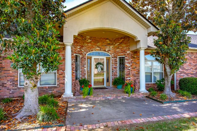 108 Cambridge Place, England, AR 72406