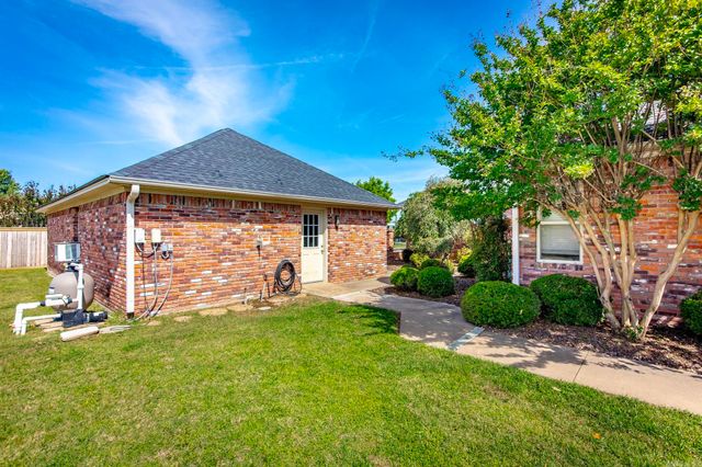108 Cambridge Place, England, AR 72406