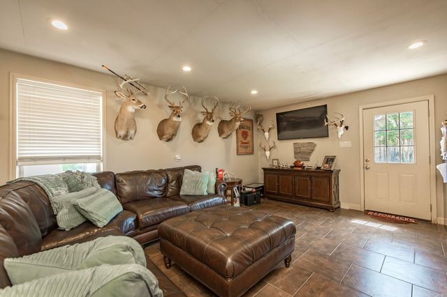 108 Cambridge Place, England, AR 72406