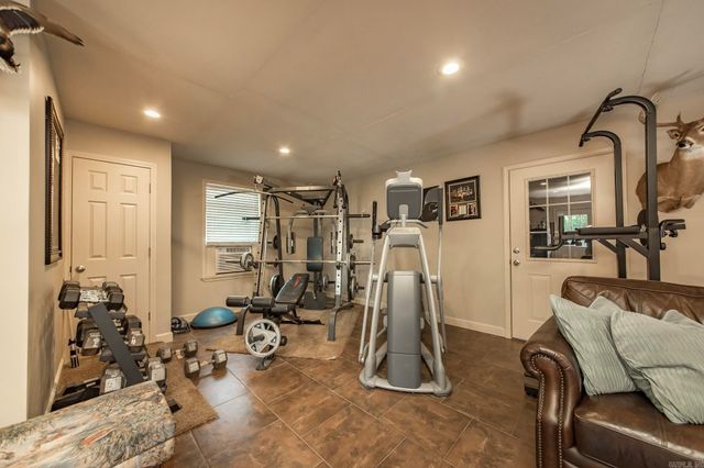 108 Cambridge Place, England, AR 72406