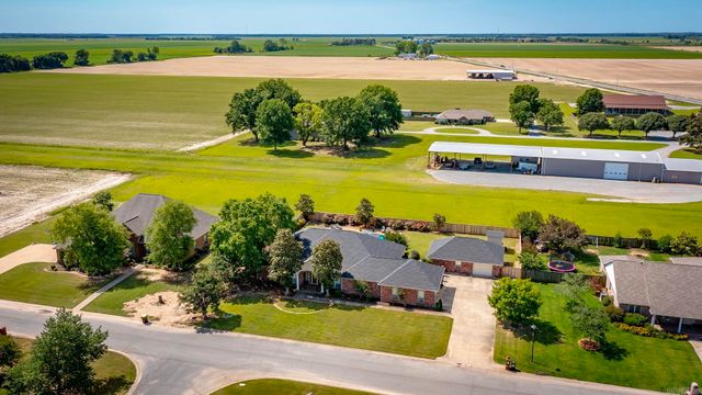 108 Cambridge Place, England, AR 72406