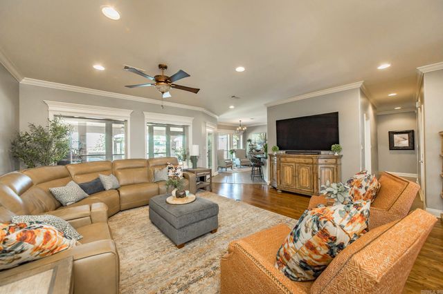 108 Cambridge Place, England, AR 72406