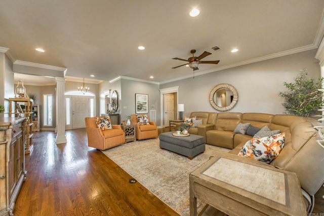 108 Cambridge Place, England, AR 72406