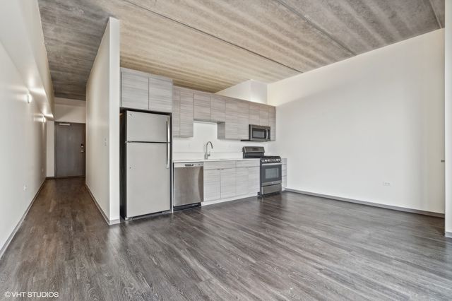 1920 N Milwaukee Avenue 502, Chicago, IL 60647