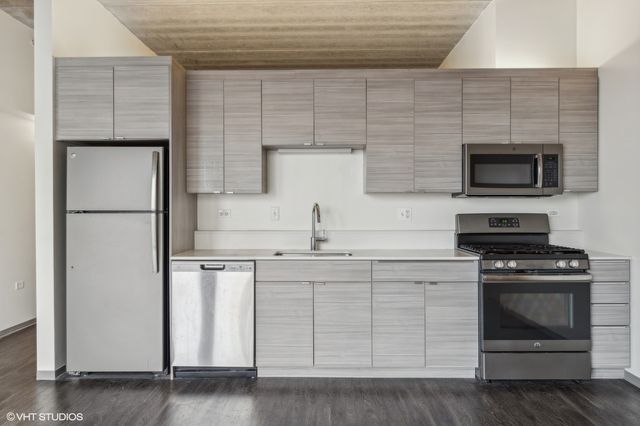 1920 N Milwaukee Avenue 502, Chicago, IL 60647