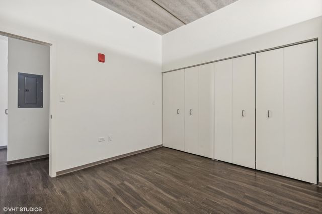 1920 N Milwaukee Avenue 502, Chicago, IL 60647