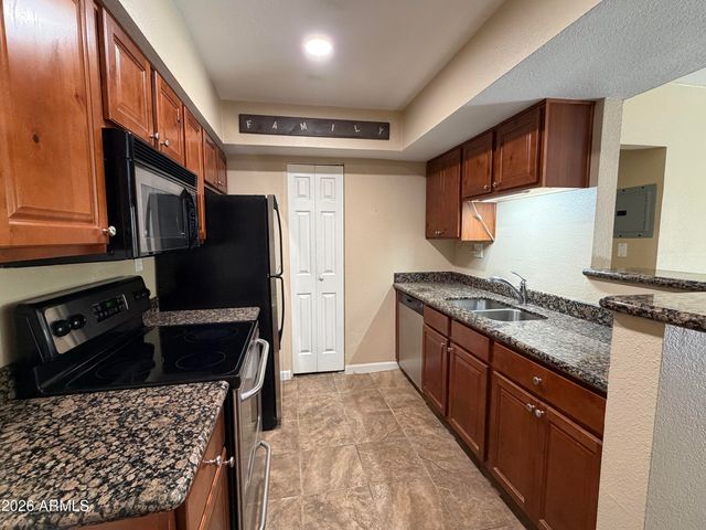 5877 N GRANITE REEF Road 1151, Scottsdale, AZ 85250