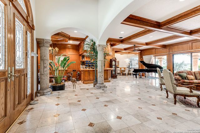 11710 Elmscourt, San Antonio, TX 78230