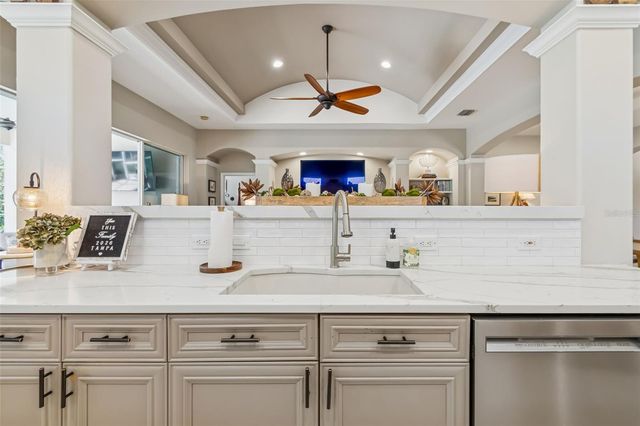 10413 APPLECROSS LANE, Tampa, FL 33626