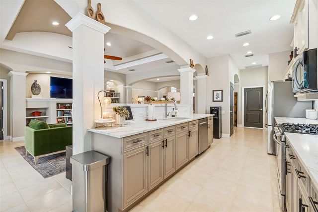 10413 APPLECROSS LANE, Tampa, FL 33626