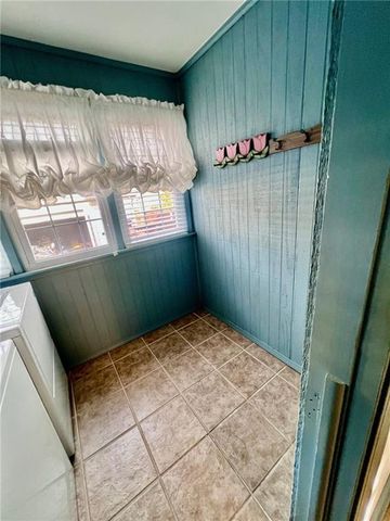 1216 W 4th Street, Coffeyville, KS 67337