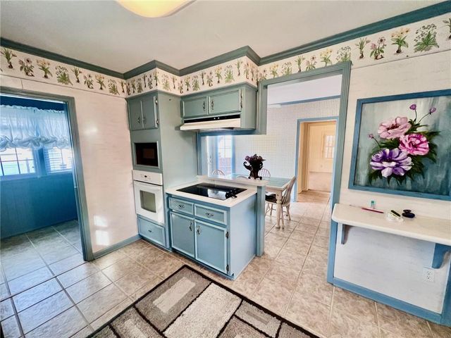 1216 W 4th Street, Coffeyville, KS 67337