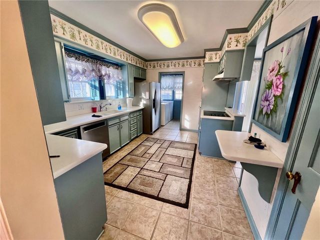 1216 W 4th Street, Coffeyville, KS 67337