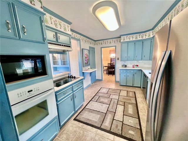 1216 W 4th Street, Coffeyville, KS 67337