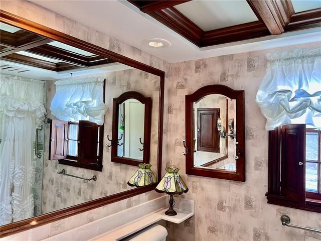 1216 W 4th Street, Coffeyville, KS 67337