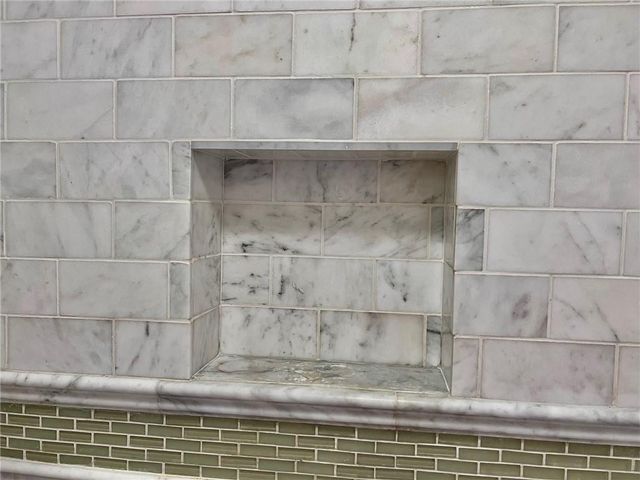 1216 W 4th Street, Coffeyville, KS 67337