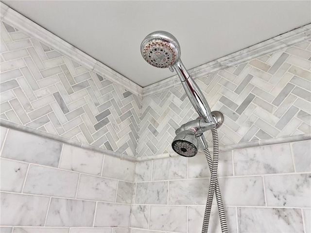 1216 W 4th Street, Coffeyville, KS 67337