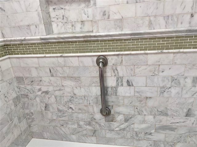 1216 W 4th Street, Coffeyville, KS 67337