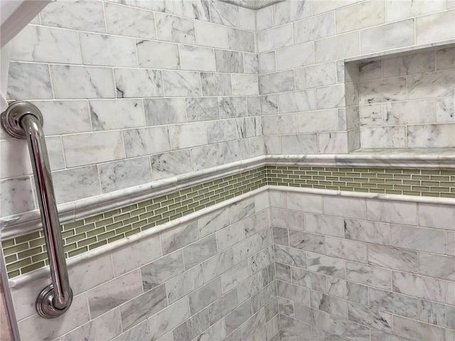 1216 W 4th Street, Coffeyville, KS 67337