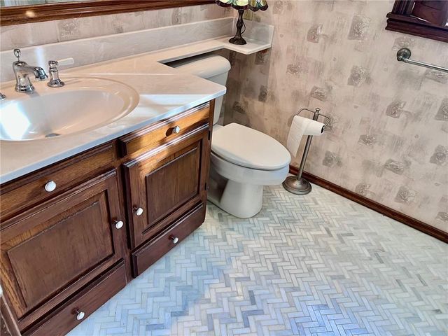 1216 W 4th Street, Coffeyville, KS 67337