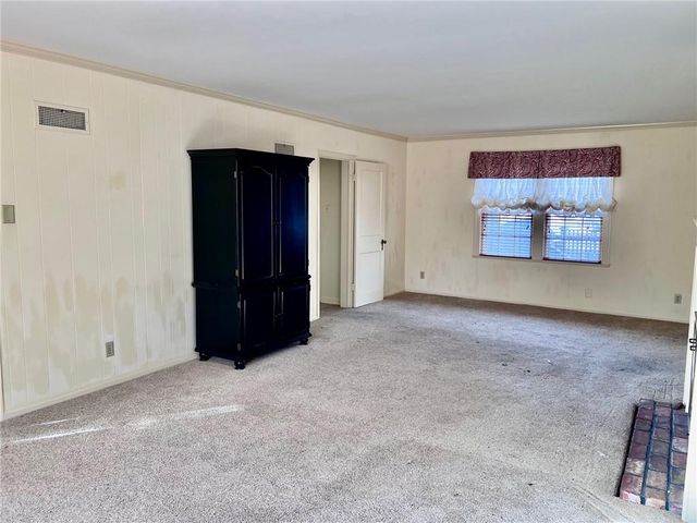 1216 W 4th Street, Coffeyville, KS 67337