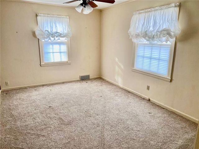 1216 W 4th Street, Coffeyville, KS 67337