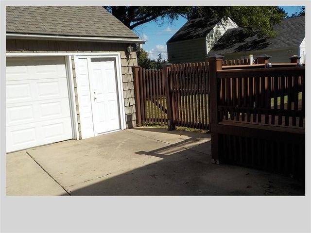 1216 W 4th Street, Coffeyville, KS 67337