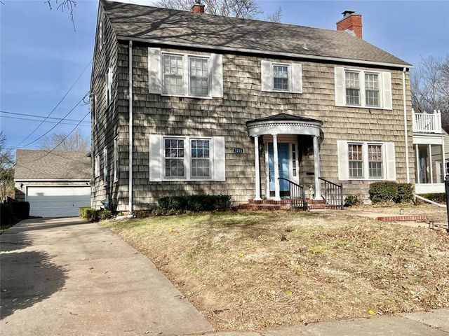 1216 W 4th Street, Coffeyville, KS 67337