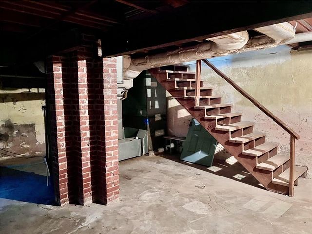 1216 W 4th Street, Coffeyville, KS 67337