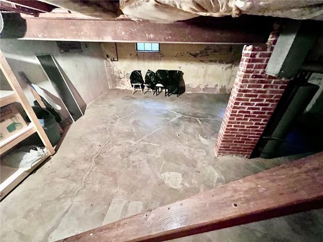 1216 W 4th Street, Coffeyville, KS 67337