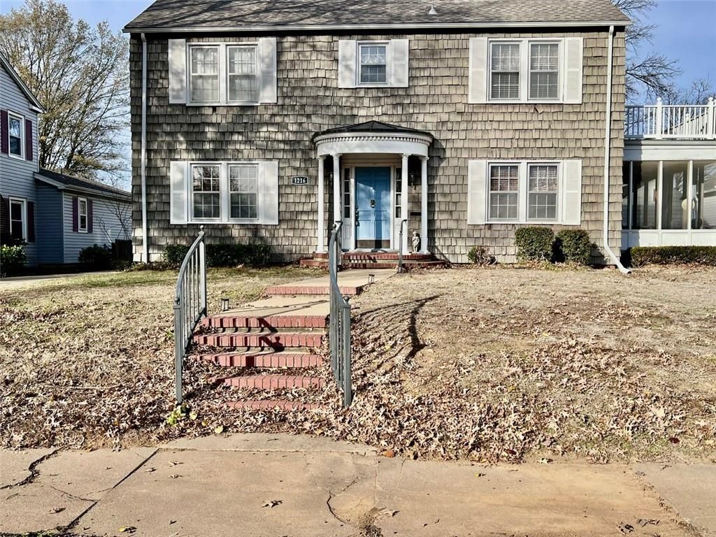 1216 W 4th Street, Coffeyville, KS 67337