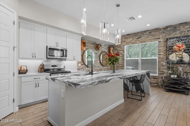 5041 E WOODRIDGE Drive, Scottsdale, AZ 85254
